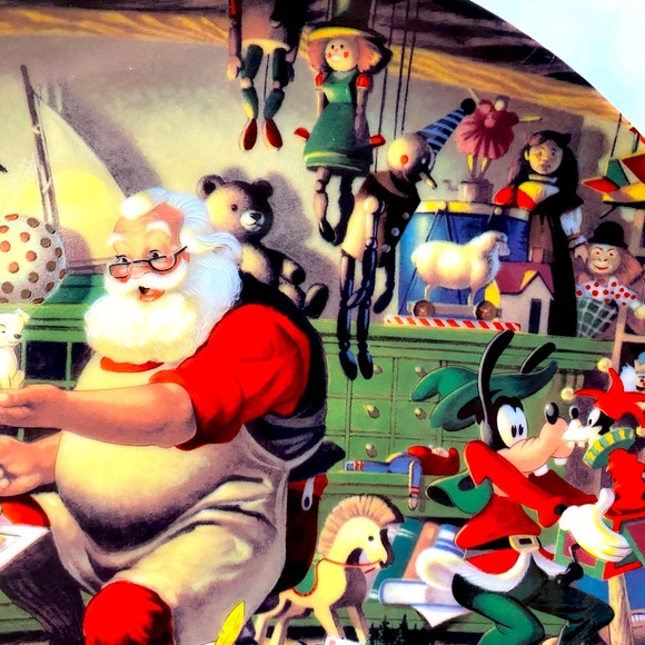 DISNEY STORE NWT VTG 1993 CHRISTMAS SANTA’S WORKSHOP PORCELAIN PLATE JAPAN 9.5” - Picture 4 of 14